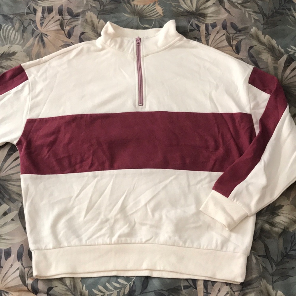 Sporty Vintage Feels Pull Over